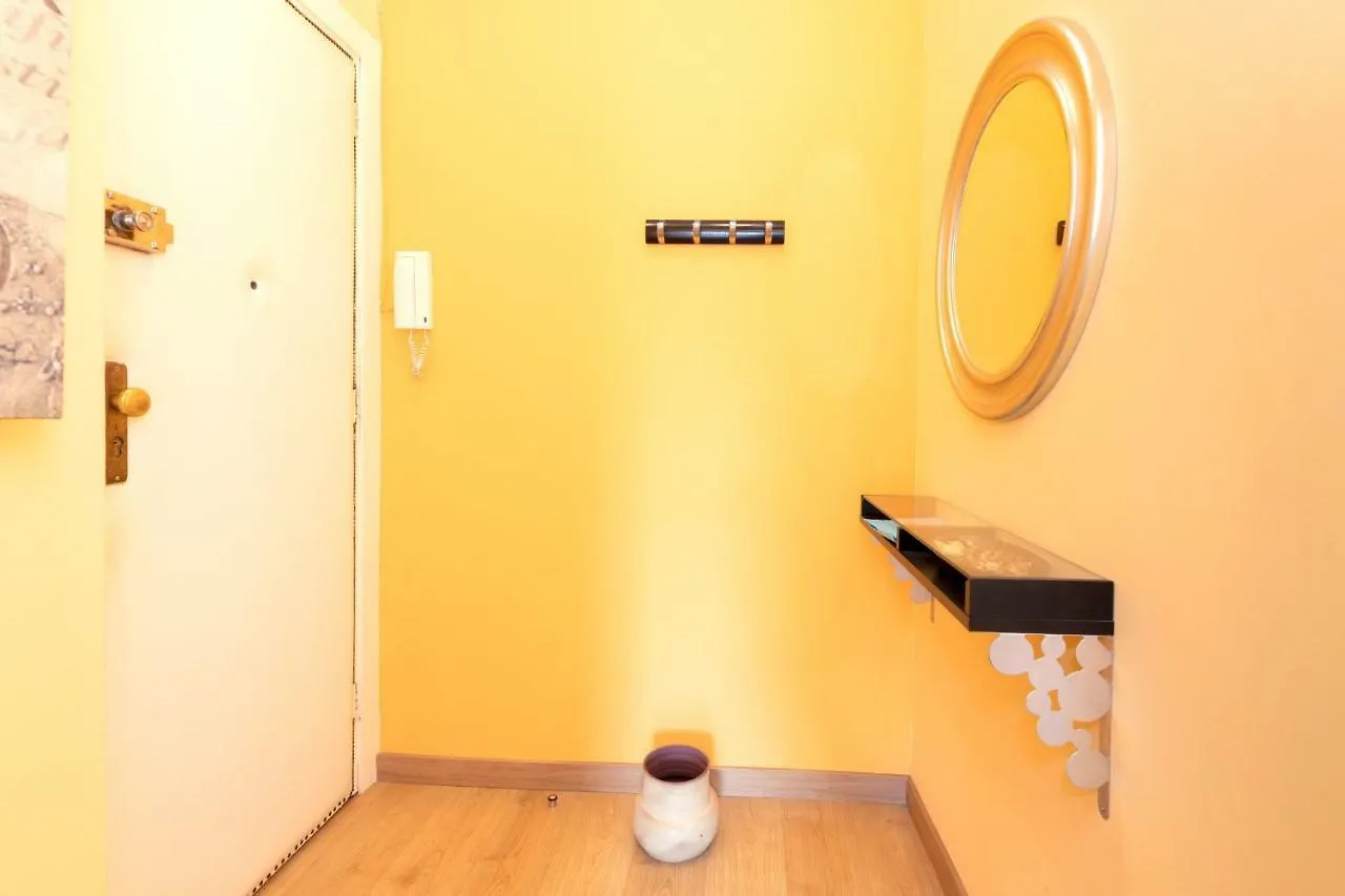 Housalia Guell & Gracia Barcelona 0*,